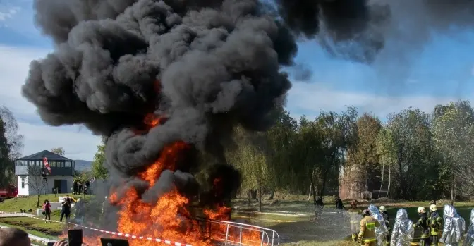ДСНС попереджає, що на Львівщині може спостерігатись густий чорний дим: що відомо