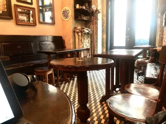 Фацет (Fatset  /  “Cool Guy”) café, Virmenska (Armenian) Street, Lviv, Ukraine
