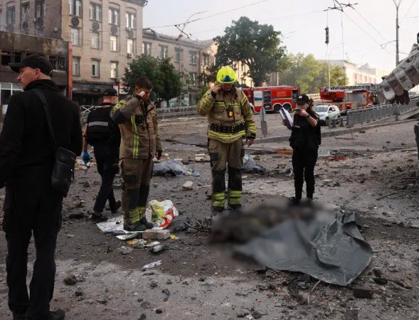 Кількість постраждалих внаслідок нічної атаки на Київ зросла