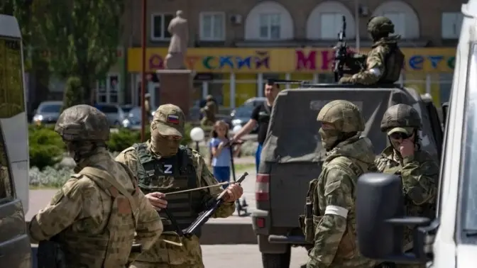 Російські окупанти розміщують свою техніку у дитсадках і церквах московського патріархату, – Генштаб