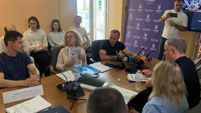 Кияни підтримали петицію про розпуск ДОКС