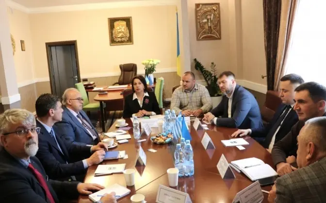 Греція готова інвестувати у відновлення інфраструктури та будівництво укриттів на Київщині