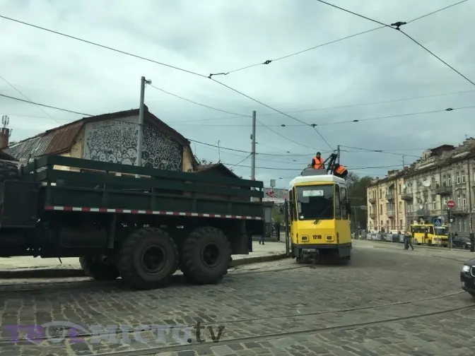 Ситуація на дорогах Львова. Тимчасово не курсують трамваї №3