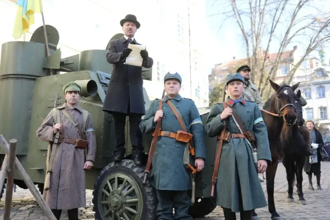 У центрі Львова провели театралізовану реконструкцію подій ЗУНР. Фото дня