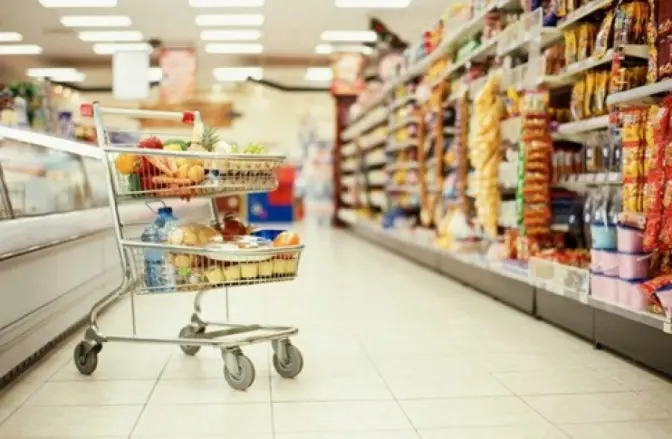 Чи достатньо у Львові продуктів та ліків, та як працює пошта