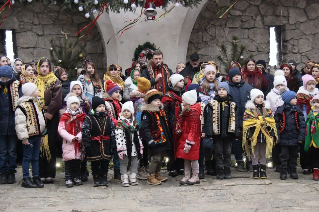Сьогодні в Олеському замку відбудеться велика спільна коляда: деталі події