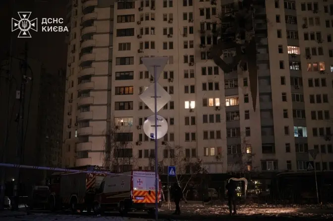 Комбінований удар РФ по Києву: перебої зі світлом і опаленням, 4 загиблих