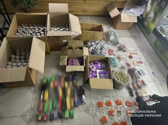У Львові та Києві виявили контрабанду наркотиків у желейках, цукерках та «електронках»