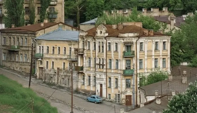 Реставрація будинку на Андріївському узвозі 24: У ДОКС кажуть, що ескізний проєкт не означає дозвіл на перебудову