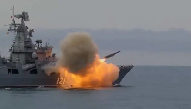 У Чорному морі росіяни тримають у бойовій готовності чотири крилаті ракети