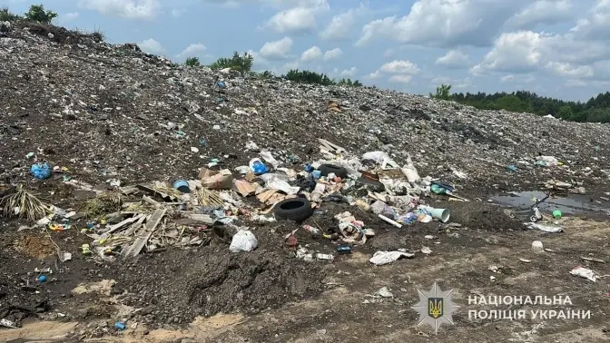 Посадовця комунального підприємства на Львівщині підозрюють у забрудненні землі на 2,6 млн грн