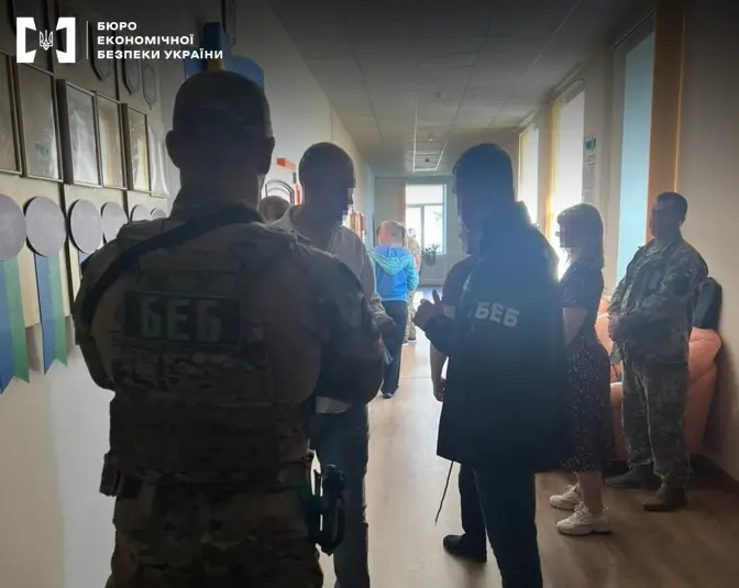 На Київщині викрили посадовців Гостомельської ВА у привласненні 5 млн гривень