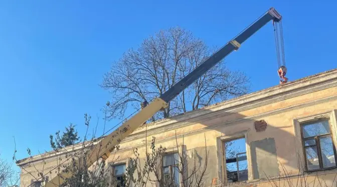 На реставрації келій на території Києво-Могилянської академії виявили порушення. Роботи зупинені