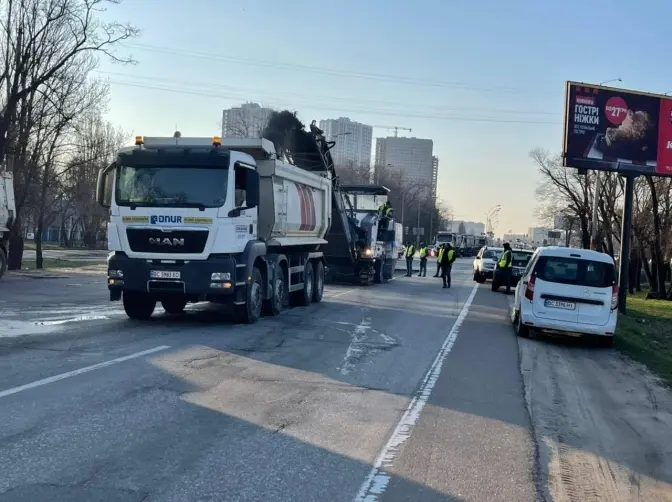 Через блокування вантажів на кордоні з Польщею затримується ремонт Кільцевої дороги в Києві