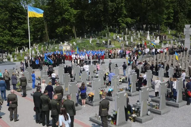 У Львові вшанували Героїв України. Фото дня