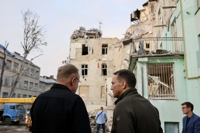 Польща підтвердила, що відбудує одну зі зруйнованих будівель у Львові