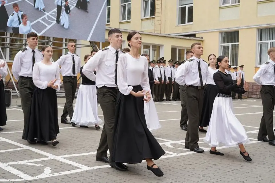 У Ліцеї імені Героїв Крут відбувся урочистий випускний 2026 / фото ліцею