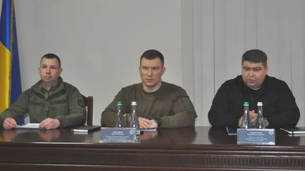 Представлення Максима Повстяного (посередині) / Фото: Державна кримінально-виконавча служба України