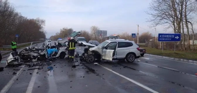 На трасі Київ – Чоп на Львівщині трапилась аварія. Є загиблі