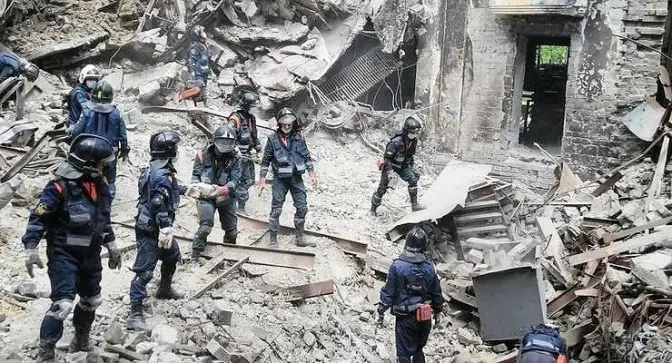 У Маріуполі під завалами заводу знайшли тіла 70 загиблих