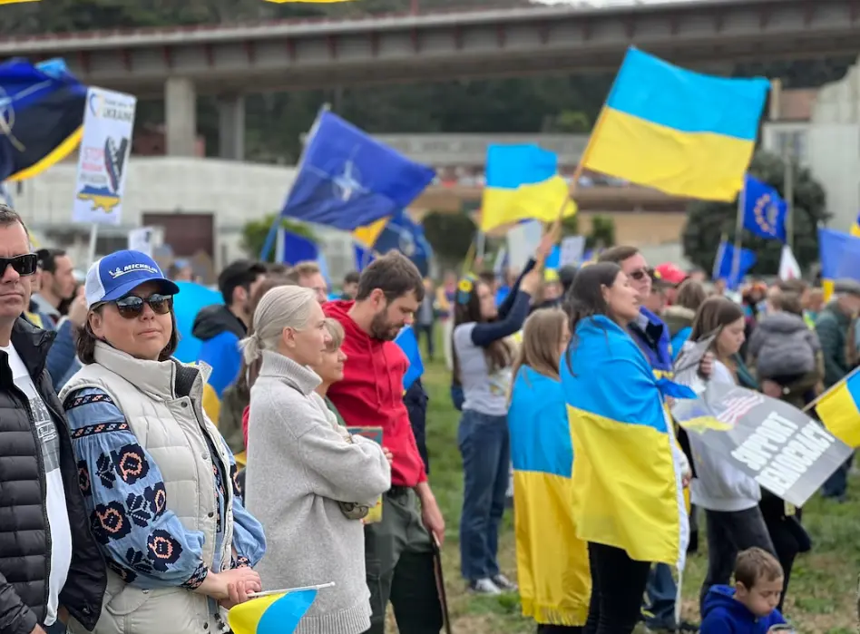 Скільки українських біженців планують повернутися додому після війни. Опитування