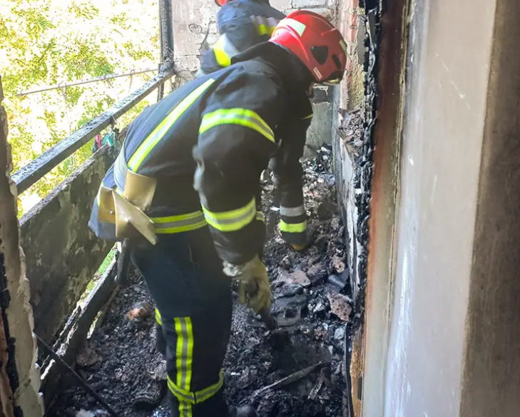 У Львові в багатоповерхівці через необережне куріння ледь не загинув чоловік