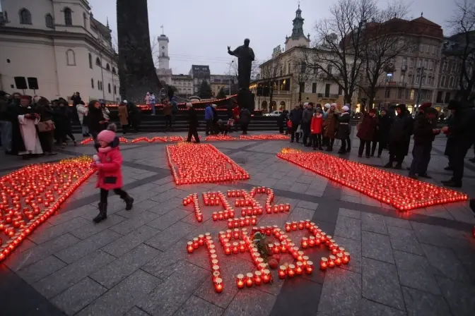 Як у Львові відзначили День пам'яті жертв Голодомору. Фото