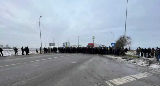 Біля Бродів на Львівщині перекрили рух