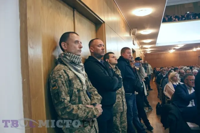«Не будіть у нас звіра!». Як у Львові минув діалог влади і громади. Репортаж