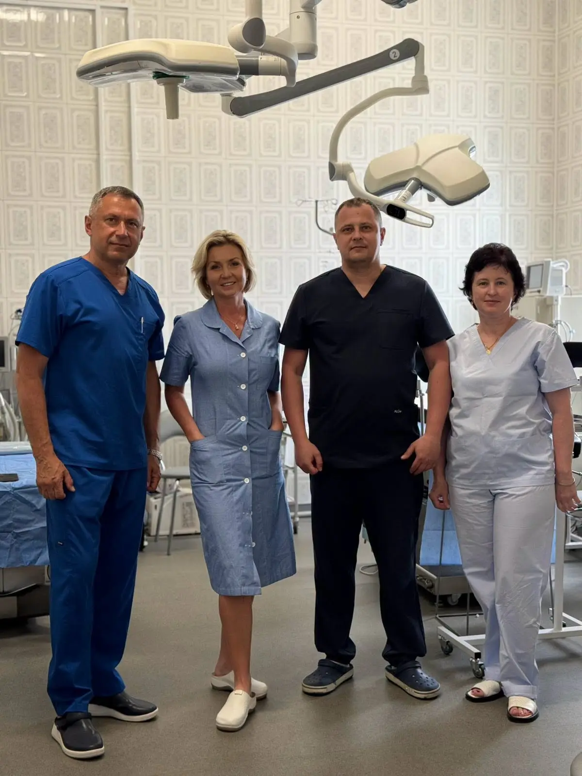 Команда львівських медиків виконала унікальну операцію