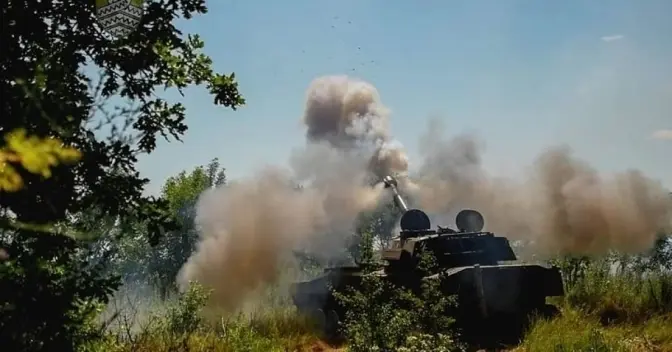Ворог продовжує наступати на чотирьох напрямках, йдуть важкі бої, – Генштаб