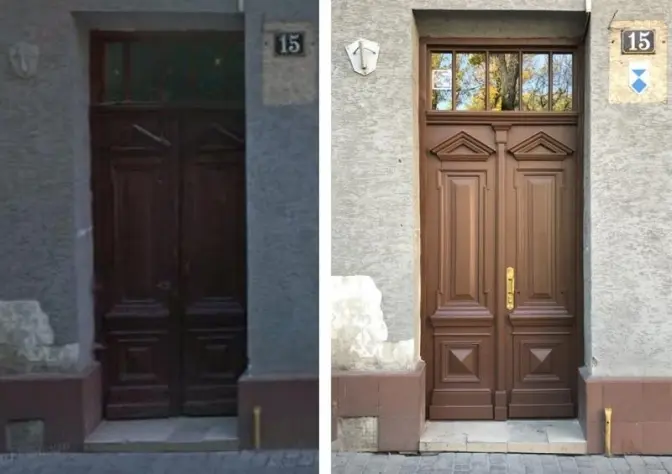 На площі Данила Галицького відреставрували дерев’яну браму. Фото до та після