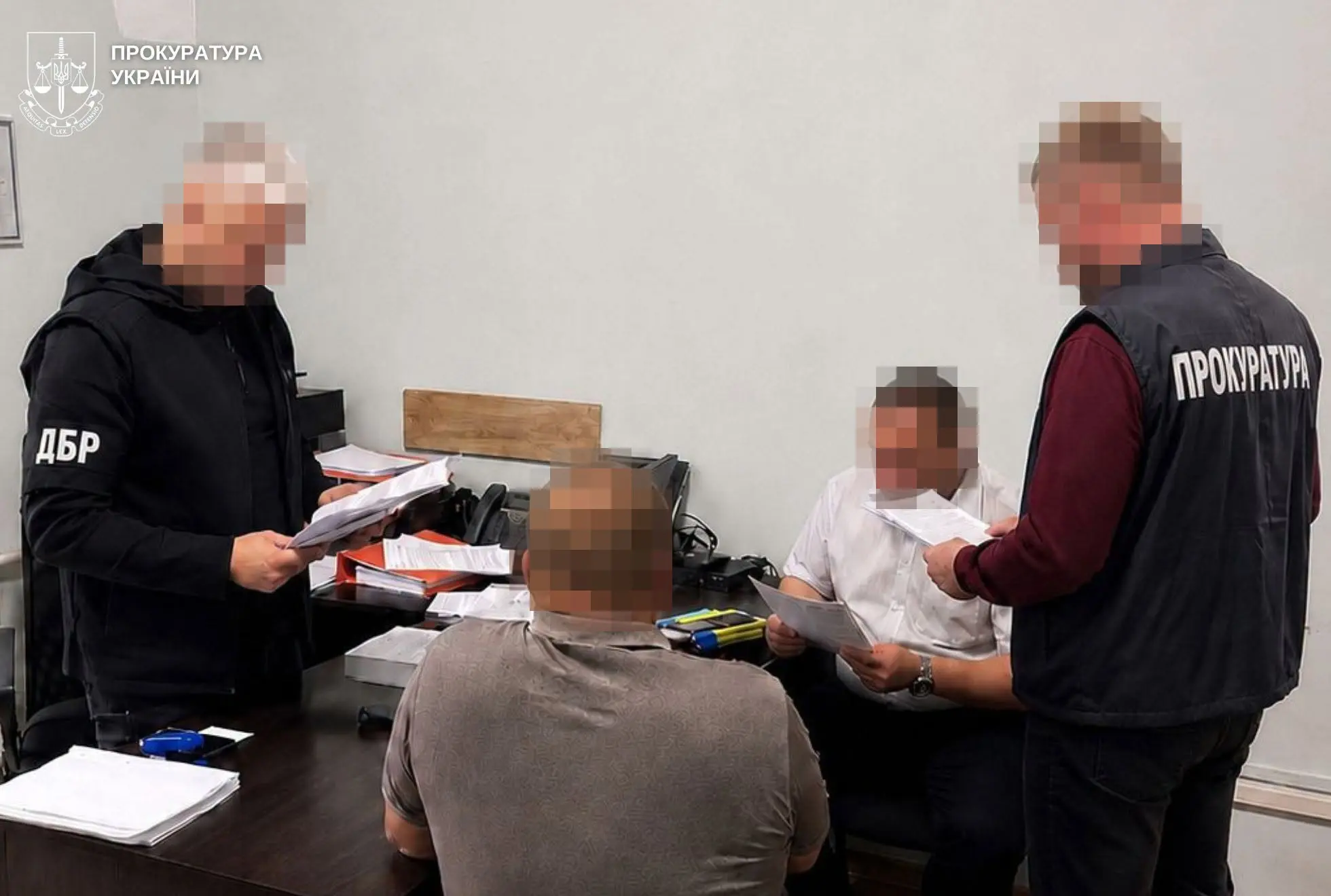 Двом експосадовцям "Карпатського лісового офісу" оголосили підозру