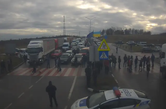 На Львівщині анонсують перекриття всіх пунктів пропуску до Польщі