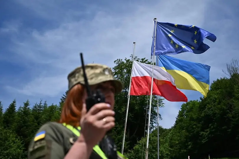 Прикордонниця на українсько-польському кордоні / фото Держприкордонслужби