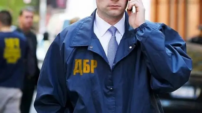 У Львові затримали патрульного, який виготовляв і продавав наркотики