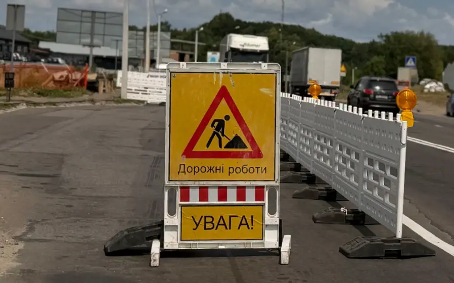 Через будівництво шляхопроводу на Рясне тимчасово змінять організацію руху: що потрібно знати водіям