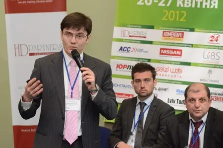 Курс долара до кінця 2012 року буде стабільним - 8,0 +/-2%, - прогноз аналітиків