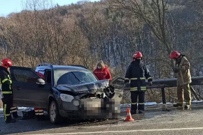 На об'їзній Львова сталася аварія, в якій загинули чоловік із дитиною. Оновлено