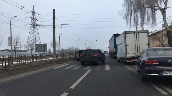 Ситуація на дорогах Львова: затор на вул. Княгині Ольги