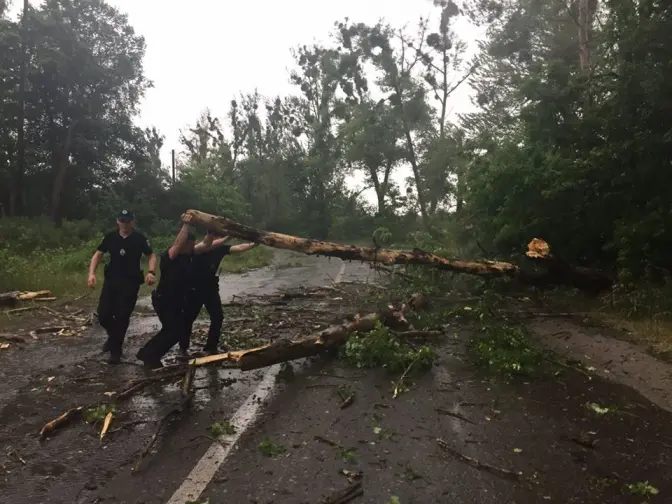Дев’ять вулиць у Львові залишаються без світла ще від п’ятниці