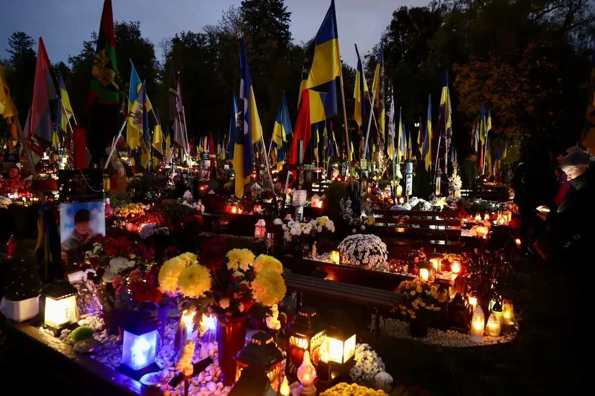 Вогні пам'яті: у Львові вшанували полеглих Захисників і Захисниць / фото ЛМР