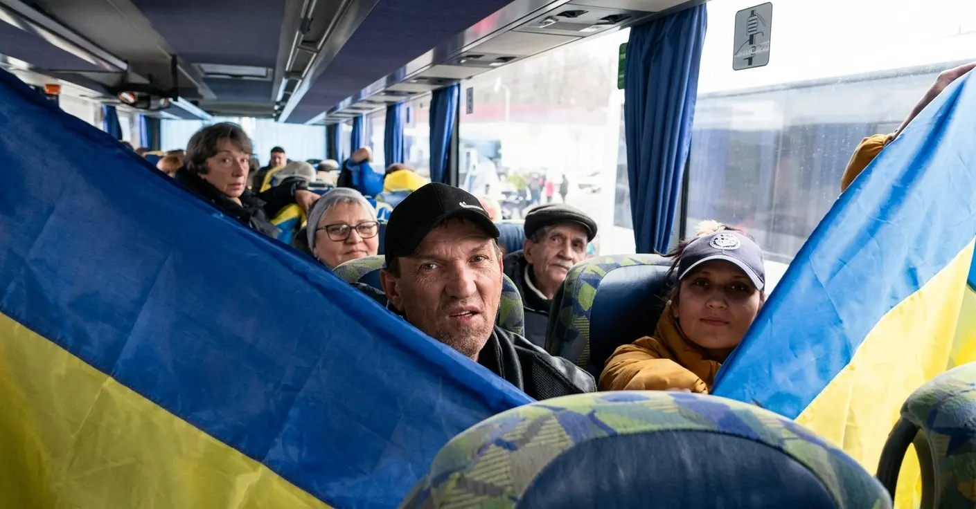 Мешканці Олешок вже в Україні / фото зі сторінки Зеленського