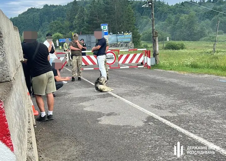 На Львівщині судитимуть офіцера за організацію втечі за кордон трьох чоловіків