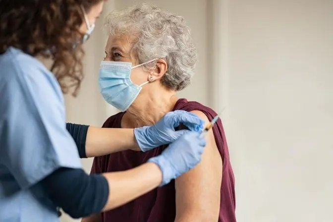 В одному із районів Львівщини почали виїзну вакцинацію літніх людей