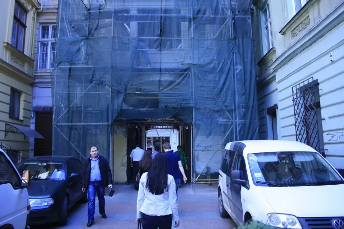 У Львові завершують реставрацію дерев’яного еркеру у Кривій Липі