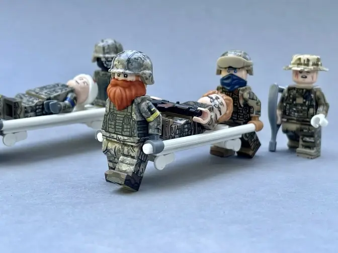 Захисникам «Азовсталі» присвятили нову колекцію LEGO-фігурок. Фото