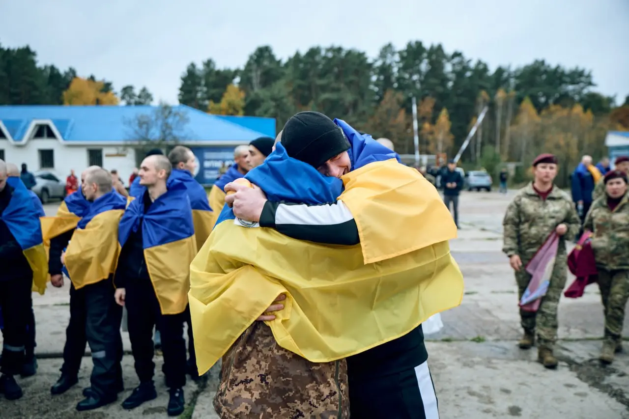 Українські Захисники, які повернулися з полону 23 жовтня / фото: Володимир Зеленський