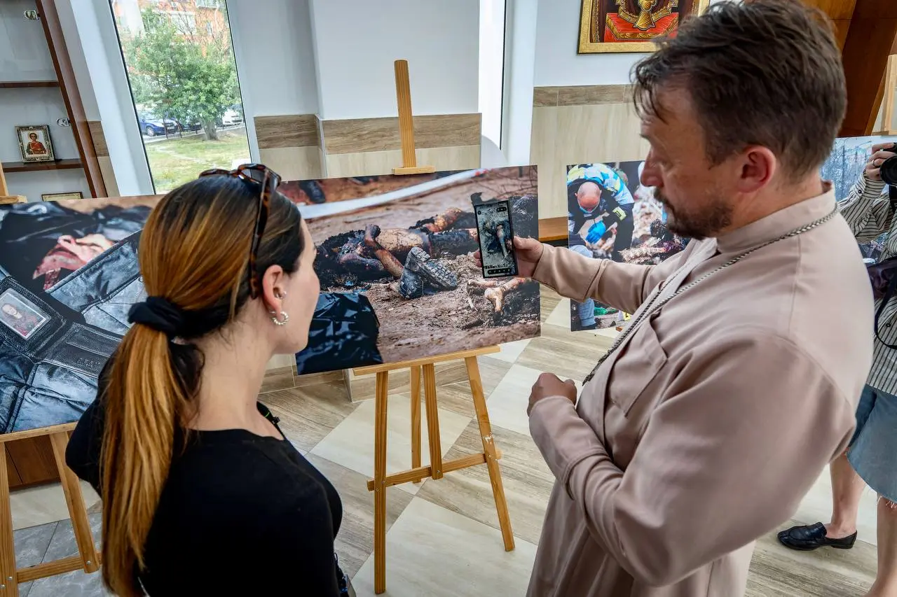 Близька до  Трампа блогерка Лаура Лумер відвідала Бучу та визнала, що її уявлення про Росію і війну були помилковими