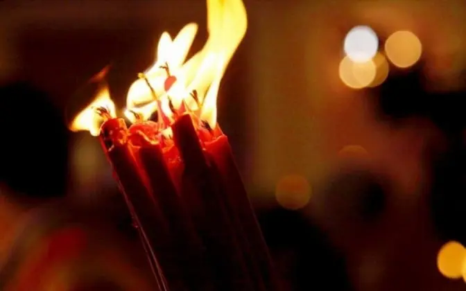 У Єрусалимі зійшов благодатний вогонь. Відео